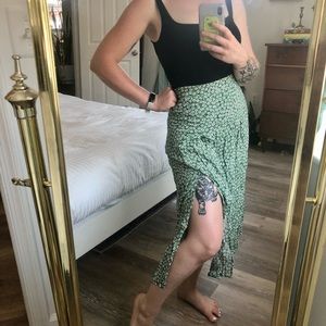 Ditsy floral green skirt NWT